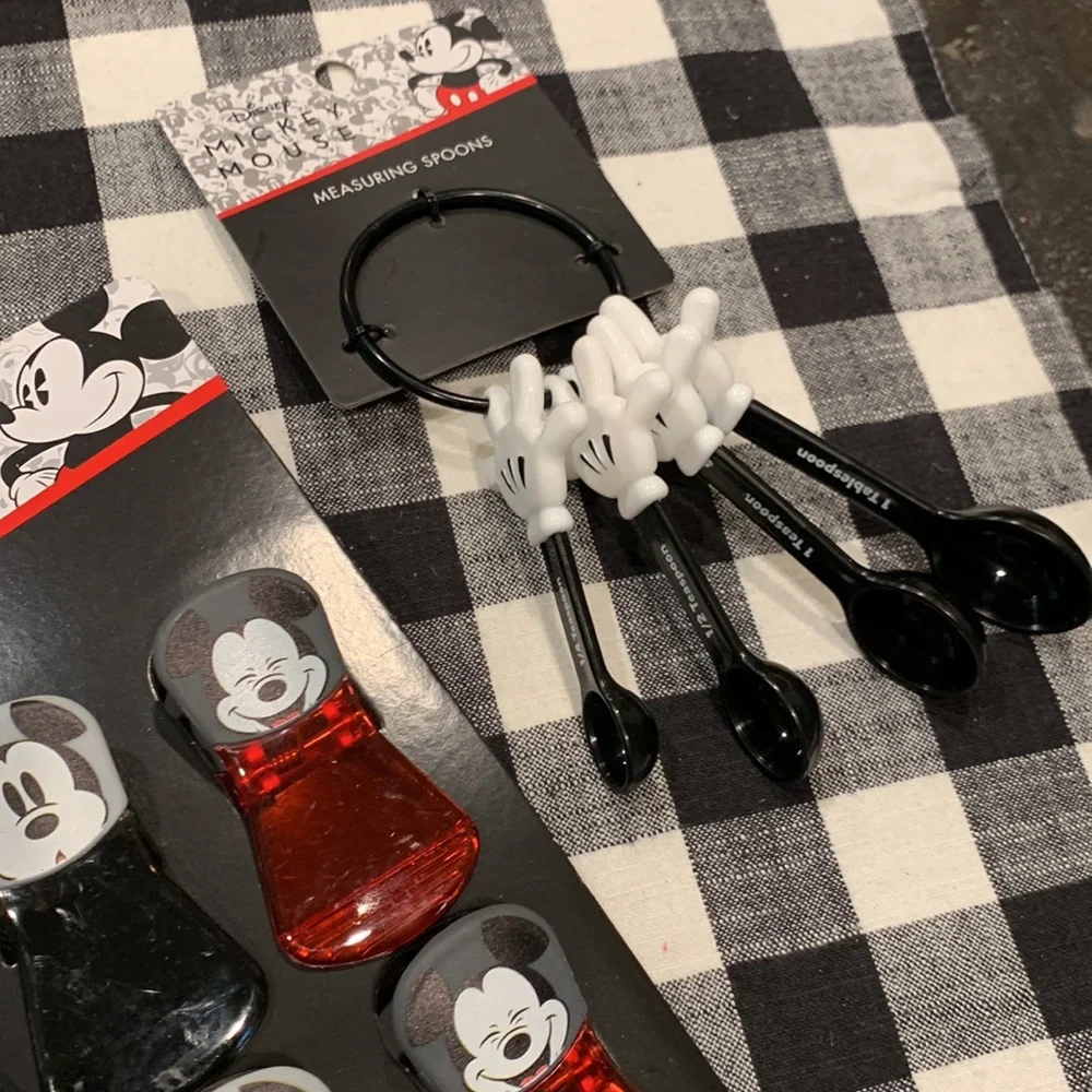 Disney Mickey Mouse Magnetic Chip Bag Clips & Hands Measuring Spoons Set